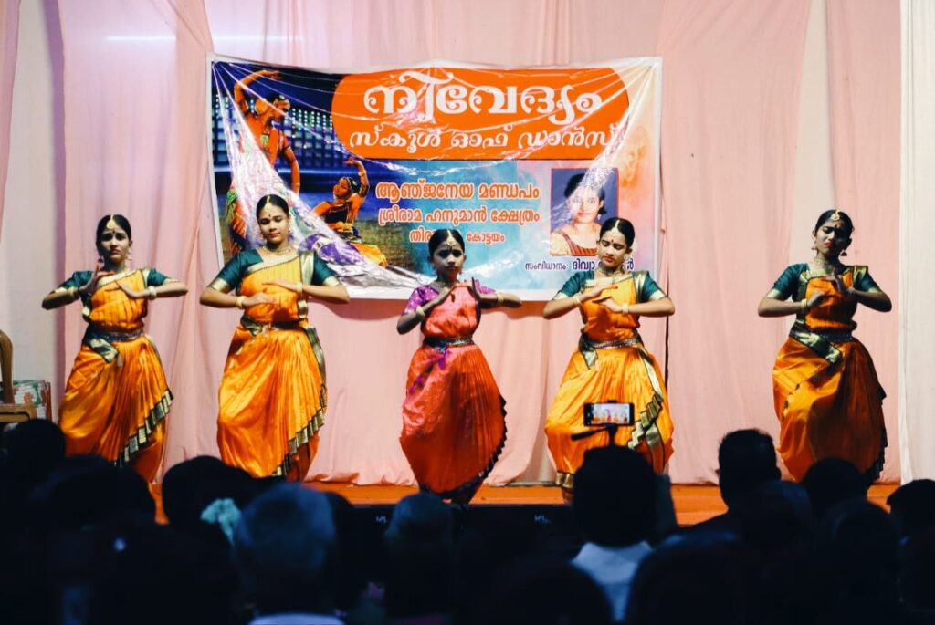 Semiclassical dance shows Nivedyam school of dance